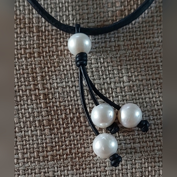 New Handmade Black Leather & White Pearl Dangle Necklace - Picture 3 of 4